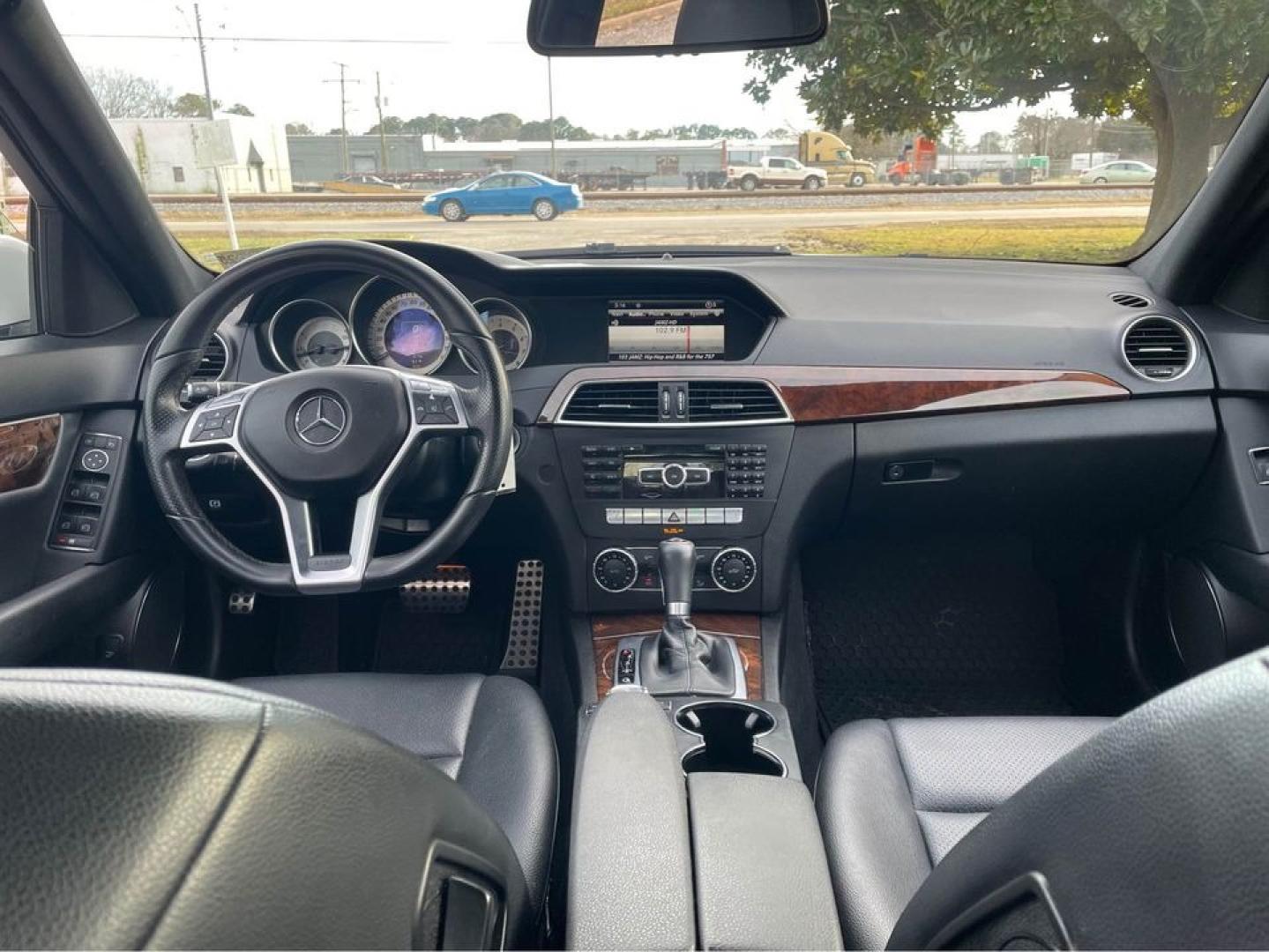 2013 WHITE Mercedes-Benz C-Class (WDDGF8AB5DR) with an V6 engine, Auto transmission, located at 5700 Curlew Drive, Norfolk, VA, 23502, (757) 455-6330, 36.841885, -76.209412 - Photo#11